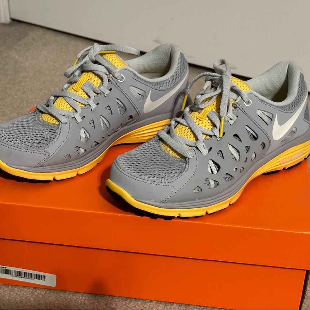 Nike Livestrong athletic shoes 6.5